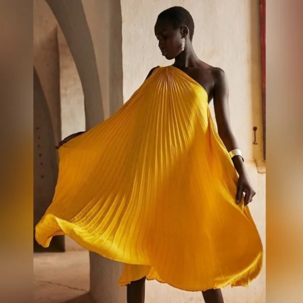Banana Republic Yellow One Shoulder Pleated Midi Dress XS